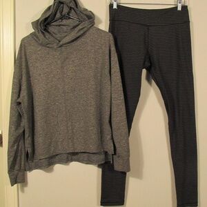 GAP Loose Fit Hoodie & Black Striped Leggings